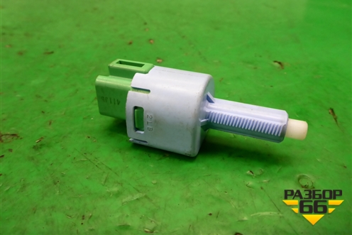 Датчик включения стопсигнала для Mitsubishi Outlander с 2012-2024г (Аутлендер)