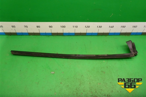 Уплотнитель стекла двери передней левой (A1727200724) для Mercedes Benz SLK R172 с 2010-2016г (СЛК)