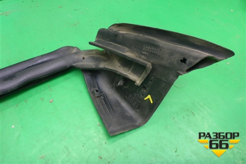 Уплотнитель стекла двери передней левой (A1727200724) для Mercedes Benz SLK R172 с 2010-2016г (СЛК)