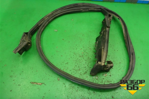 Уплотнитель на кузов левый (A1726390143) для Mercedes Benz SLK R172 с 2010-2016г (СЛК)