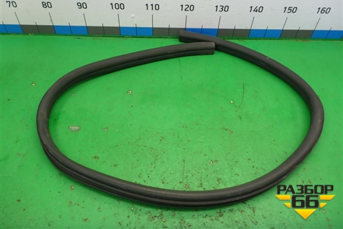 Уплотнитель двери левой (A1726970051) для Mercedes Benz SLK R172 с 2010-2016г (СЛК)