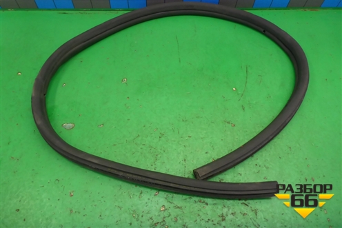 Уплотнитель двери левой (A1726970051) для Mercedes Benz SLK R172 с 2010-2016г (СЛК)