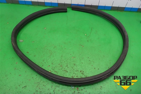 Уплотнитель двери правой (A1726970031) для Mercedes Benz SLK R172 с 2010-2016г (СЛК)