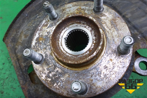 Кулак поворотный передний правый (40014JD000) для Nissan Qashqai (J10E) с 2006-2013г (Кашкай)