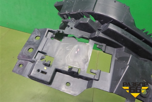 Кронштейн заднего бампера правый (KK5217A881A) для Land Rover Freelander 2 с 2007г (Фрилендер)