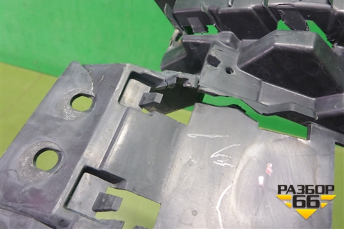 Кронштейн заднего бампера правый (KK5217A881A) для Land Rover Freelander 2 с 2007г (Фрилендер)