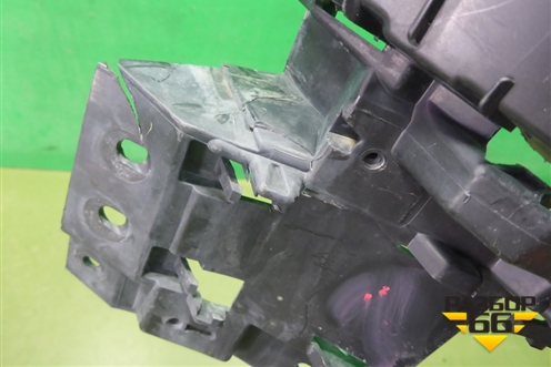 Кронштейн заднего бампера правый (KK5217A881A) для Land Rover Freelander 2 с 2007г (Фрилендер)