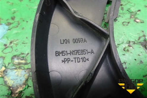 Кронштейн заднего бампера левый (седан) (BM51N17E851A) для Ford Focus 3 с 2011г (Фокус)