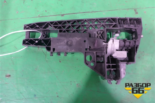 Кронштейн ручки наружной (правой) (4M0837886A) для Audi Q7 c 2015г (Ку 7)