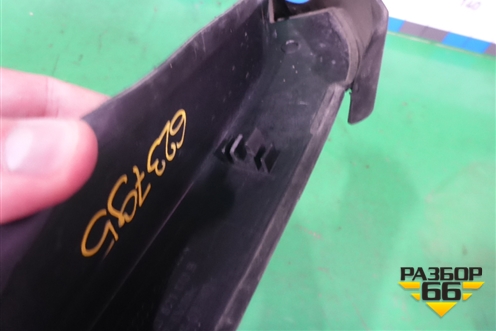 Пыльник переднего крыла правого (4M0821170B) для Audi Q7 c 2015г (Ку 7)