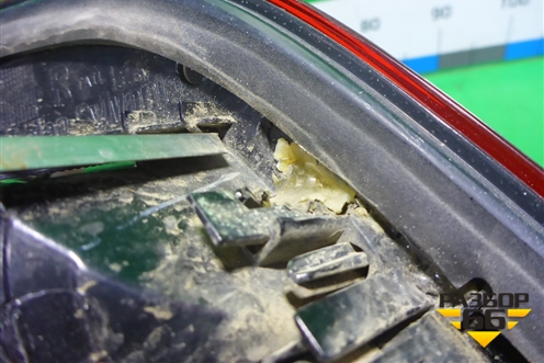 Фонарь задний внутренний правый (Led) (A1669068501) для Mercedes Benz ML-Klass W166 c 2011г (МЛ)