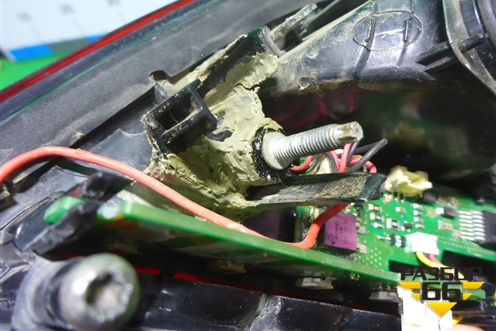 Фонарь задний внутренний левый (Led) (A1669068701) для Mercedes Benz ML-Klass W166 c 2011г (МЛ)