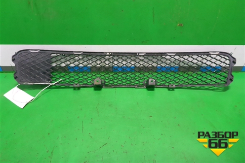 Решетка в передний бампер центральная (до 2012г) (6400A827) для Mitsubishi Lancer-X с 2007г (Лансер)