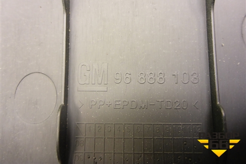 Накладка на торпедо (правая) (96888103) для Chevrolet Cruze c 2009-2015г (Круз)