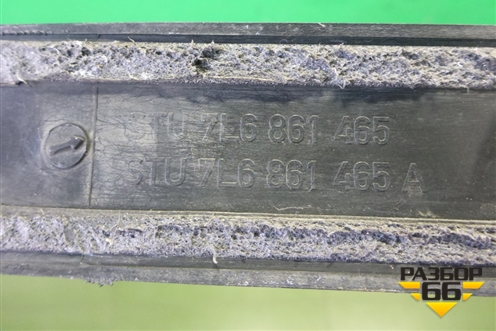 Молдинг крыши правый (7L6861465) для Volkswagen Touareg c 2002-2010г (Туарег)