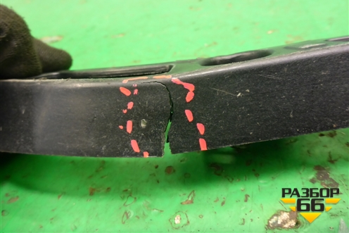 Кронштейн заднего бампера правый (боковой седан) (94833089) для Chevrolet Cruze c 2009-2015г (Круз)