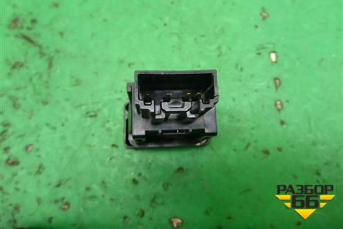 Кнопка аварийной сигнализации (BP4K664H0) для Mazda Mazda 3 (BK) с 2003-2009г 