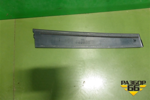 Накладка двери передней правой (на рамку) (75755RH740) для Lexus RX 350 c 2015г (РХ)