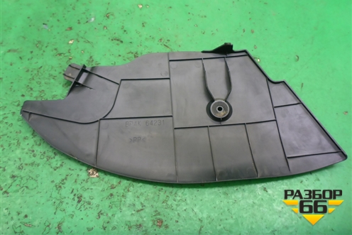 Накладка внутренняя (на консоль правая) (BP4K64231) для Mazda Mazda 3 (BK) с 2003-2009г 