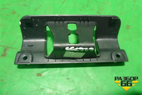 Накладка внутренняя (на ответную часть замка багажника новая) (909302239R) для VAZ XRAY с 2016г (Хрэй)