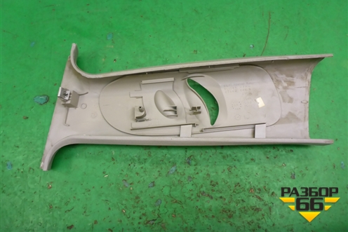 Обшивка стойки центральная верхняя правая (1M51A24582) для Ford Focus 1 с 1998-2004г (Фокус)