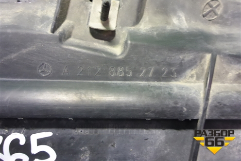 Решетка в передний бампер левая (после 2013г AMG) (A2128852723) для Mercedes Benz E-Klass W212 с 2009-2016г (Е)