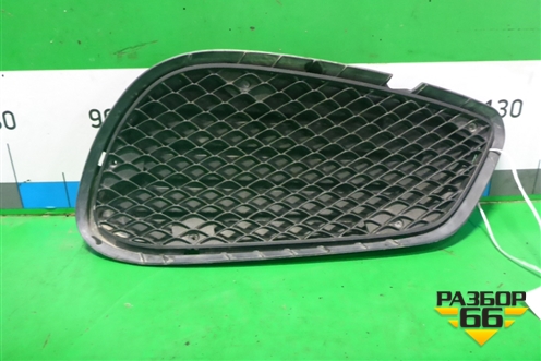 Решетка в передний бампер правая (после 2013г AMG) (A2128852823) для Mercedes Benz E-Klass W212 с 2009-2016г (Е)