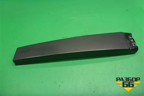 Накладка стойки (центральной правая) для Volkswagen Touareg c 2002-2010г (Туарег)