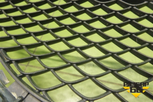 Решетка в передний бампер центральная (после 2013г AMG) (A2128850124) для Mercedes Benz E-Klass W212 с 2009-2016г (Е)