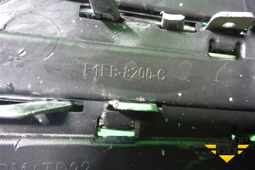 Решетка радиатора (после 2015г) (F1EB8200C) для Ford Focus 3 с 2011г (Фокус)