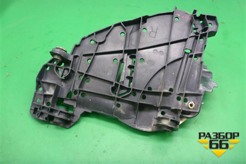 Кронштейн фары правой (16464600) для Volkswagen Touareg c 2002-2010г (Туарег)