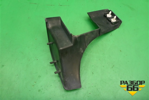 Накладка декоративная (на петлю двери багажника правая) (7L6867438F) для Volkswagen Touareg c 2002-2010г (Туарег)