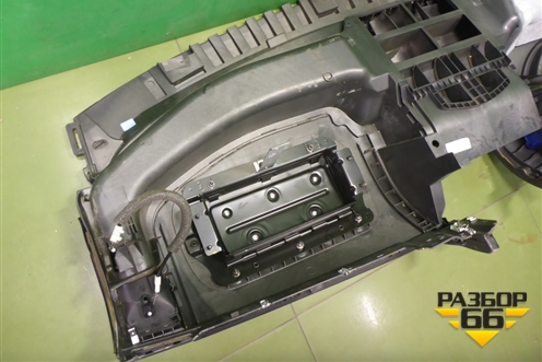 Торпедо под AIR BAG без AIR BAG для Volkswagen Touareg c 2002-2010г (Туарег)