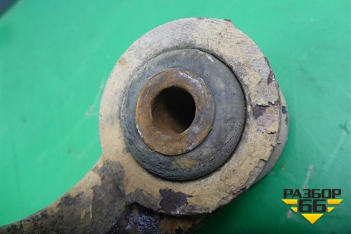 Рычаг передний правый нижний (7L0407154C) для Volkswagen Touareg c 2002-2010г (Туарег)