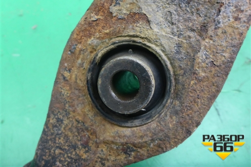 Рычаг передний правый нижний (7L0407154C) для Volkswagen Touareg c 2002-2010г (Туарег)