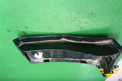 Накладка переднего крыла правого (VW0965Y20) для Volkswagen Touareg с 2018г (Туарег)