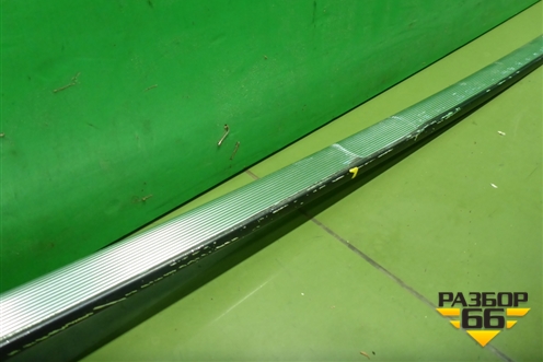 Молдинг крыши левый (над дверями) для Volkswagen Touareg c 2002-2010г (Туарег)