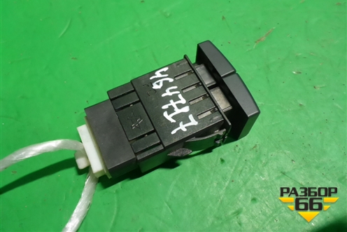 Кнопка (смотреть фото) для Iveco EuroCargo III 2008г (ЕвроКарго)