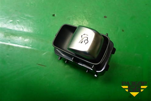 Кнопка открывания багажника (A2059051718) для Mercedes Benz C-Klass W205 с 2014г (Ц)