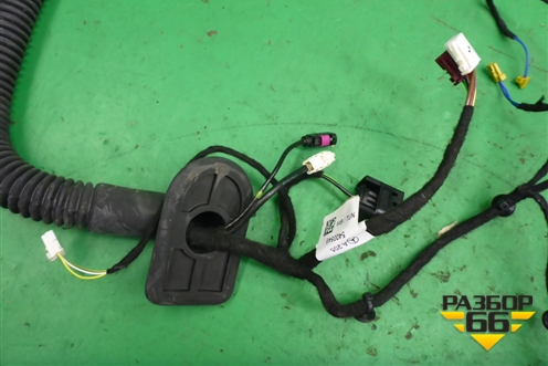 Проводка двери передней правой (купэ) (A2055400849) для Mercedes Benz C-Klass W205 с 2014г (Ц)