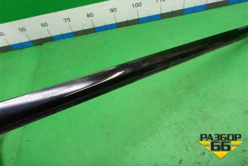 Накладка стекла переднего левого (купэ) (A2057208713) для Mercedes Benz C-Klass W205 с 2014г (Ц)