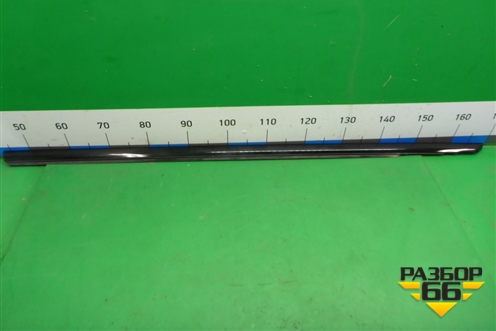 Накладка стекла переднего левого (купэ) (A2057208713) для Mercedes Benz C-Klass W205 с 2014г (Ц)