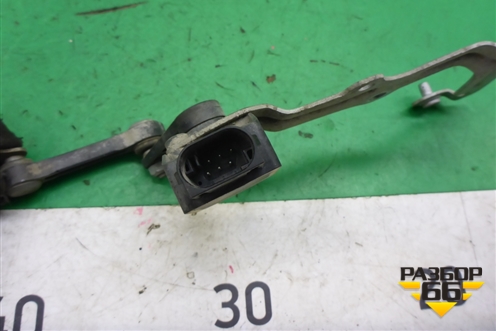 Датчик регулировки дорожного просвета (задний левый) (A0009053704) для Mercedes Benz C-Klass W205 с 2014г (Ц)