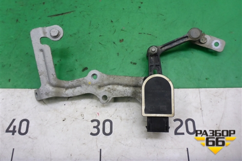 Датчик регулировки дорожного просвета (задний левый) (A0009053704) для Mercedes Benz C-Klass W205 с 2014г (Ц)