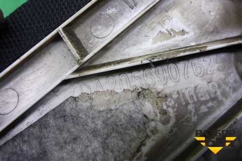 Обшивка стойки задняя верхняя правая (купэ) (A2056907625) для Mercedes Benz C-Klass W205 с 2014г (Ц)