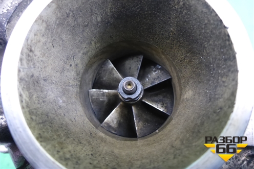 Турбина (левая M177 4.0л) (A1770900080) для Mercedes Benz C-Klass W205 с 2014г (Ц)