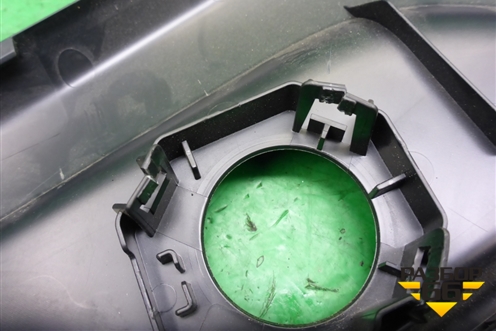 Накладка внутренняя (на переднее левое сиденье) (A2059192500) для Mercedes Benz C-Klass W205 с 2014г (Ц)