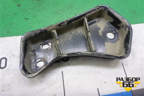 Кронштейн задней балки правый (A2053527800) для Mercedes Benz C-Klass W205 с 2014г (Ц)