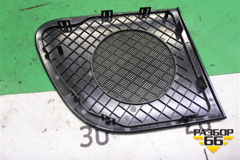 Решетка динамика (левая) (A2056940737) для Mercedes Benz C-Klass W205 с 2014г (Ц)