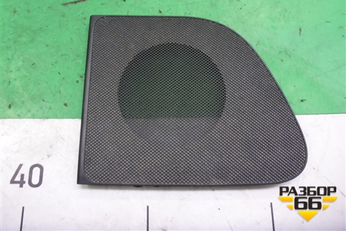 Решетка динамика (правая) (A2056940837) для Mercedes Benz C-Klass W205 с 2014г (Ц)